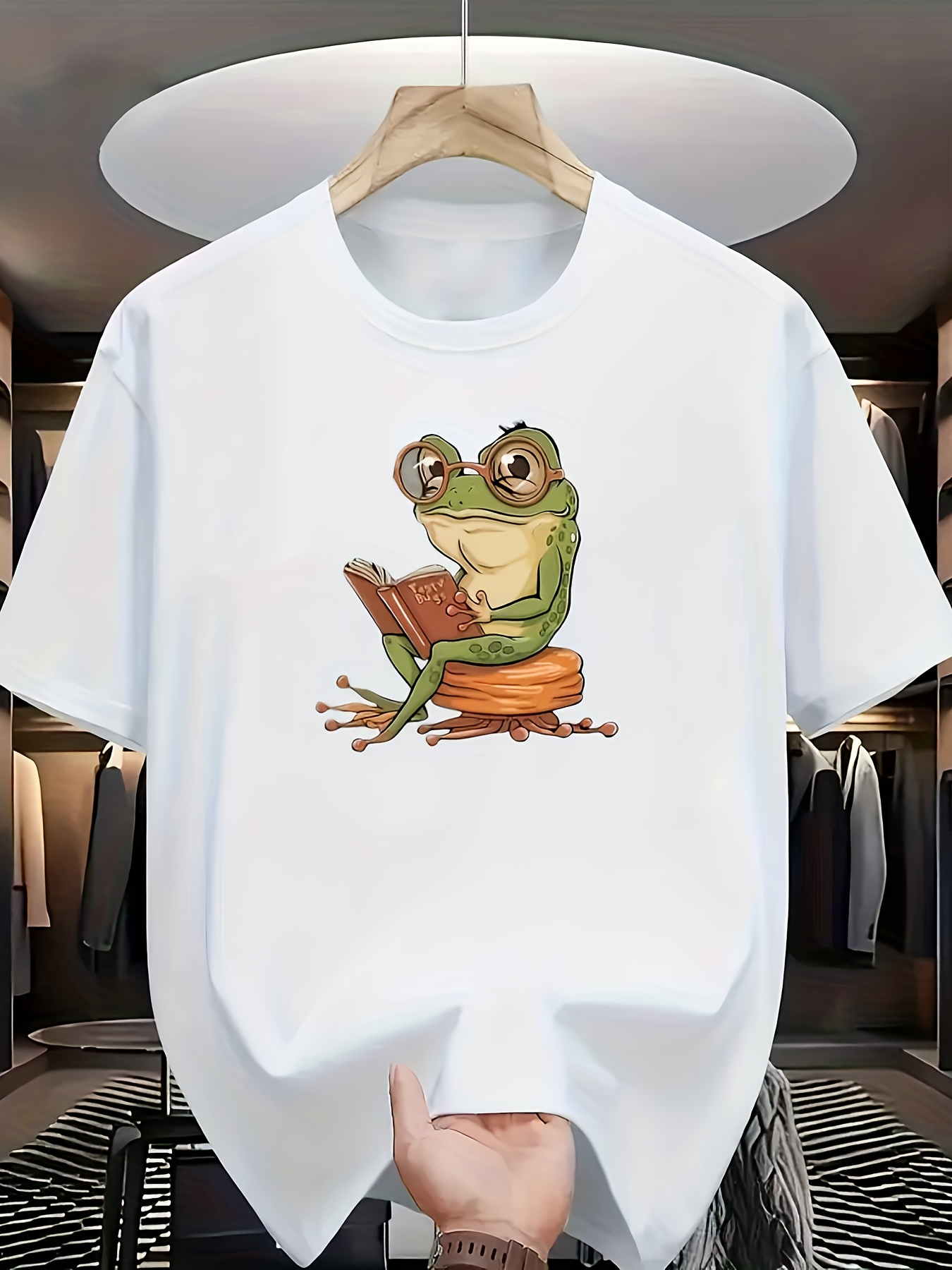 Men's Graphic T-Shirt Peaceful Green Frog Sitting While Reading A Book