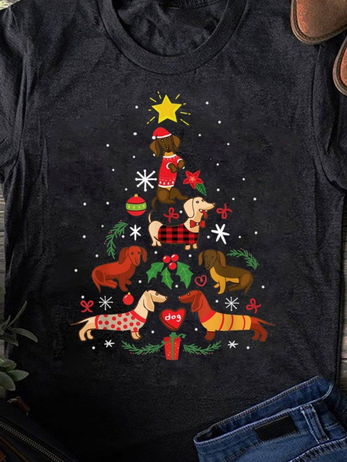 Men's Graphic T-Shirt Colorful Festive Costumes With Starry Snowflakes On Christmas Tree Dachshund