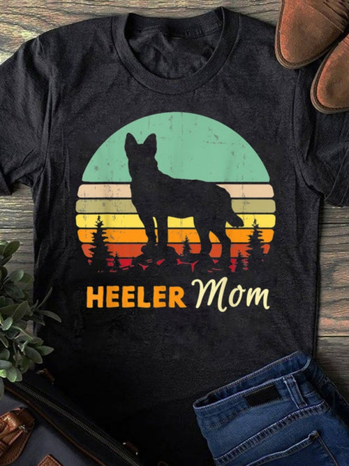 Men's Graphic T-Shirt Heeler Mom Retro Sunset Silhouette With Forest And Standing Dog